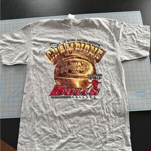 1998 Vintage Chicago Bulls NBA Champions Graphic Tee Brand New with Tags